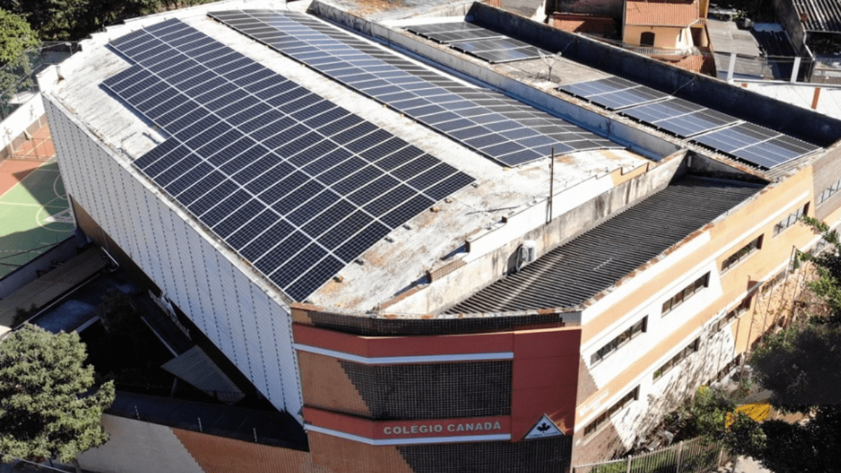 Energia Solar Fotovoltaica no Colégio Canadá